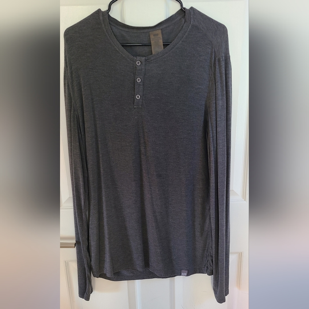 Men's Gray Cory Vines Henley Medium